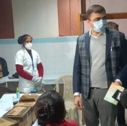 DM Abhishek Prakash conducts surprise checks of community health centres